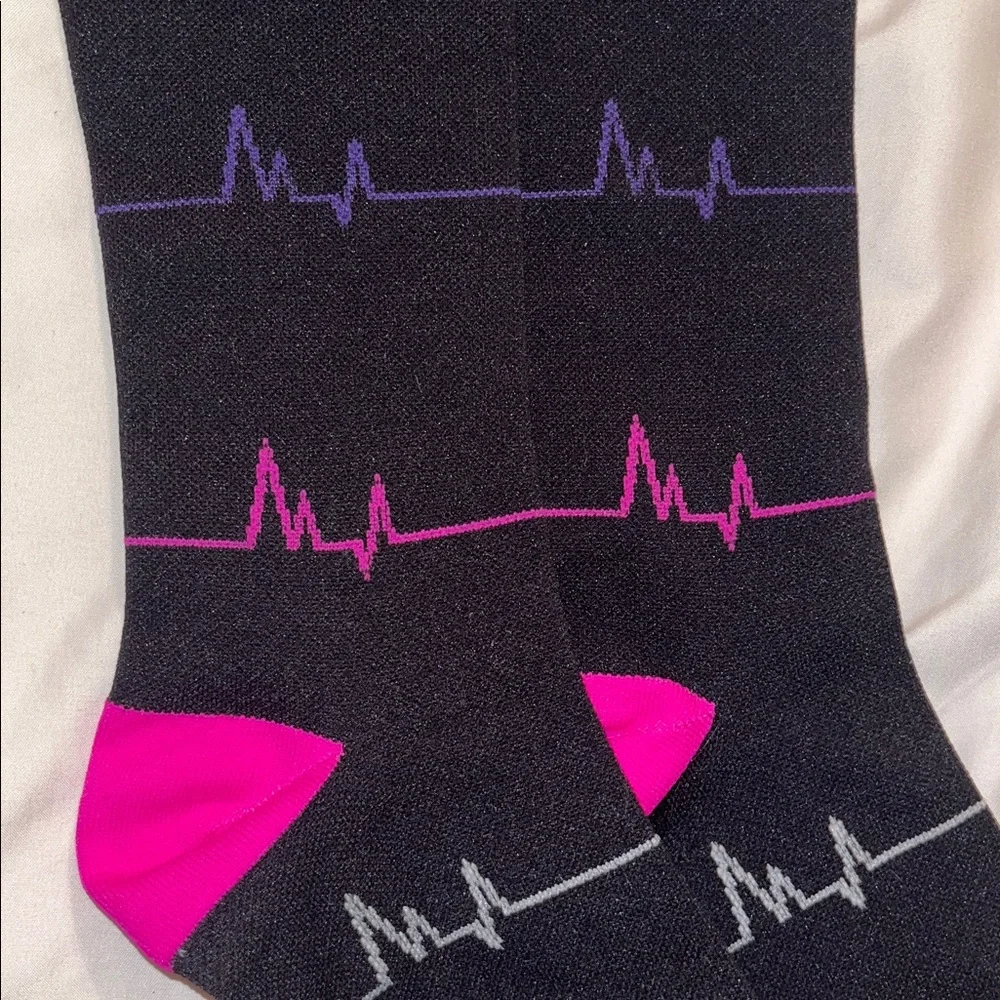 New Large compression knee socks black pink heart monitor print nurse doctor NEW